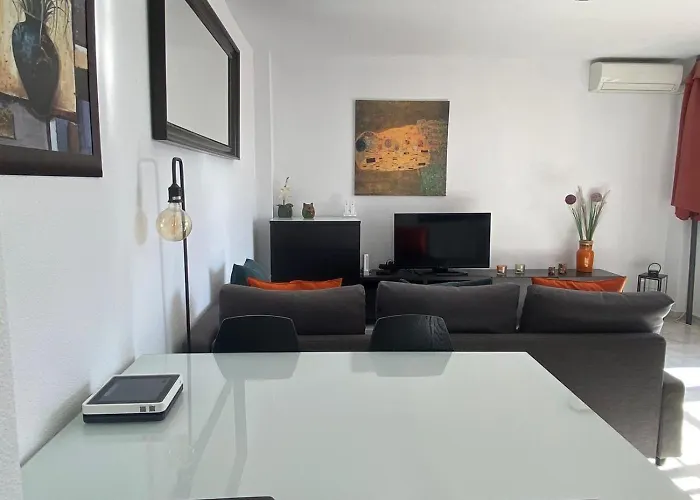 Charming 2 Bed In Pueblo Evita Benalmádena